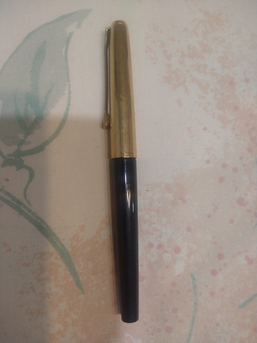 Pelikan 60 Rolled Gold Cap 14k Gold Medium Flexible Point Nib Fountain Pen - Picture 4 of 15