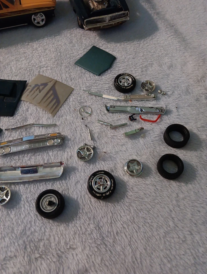 Vtg 8" Cars Parts Lot Race Car 5 Bodies,Chassis, Motors, Axels, Parts Only - Image 2 of 4