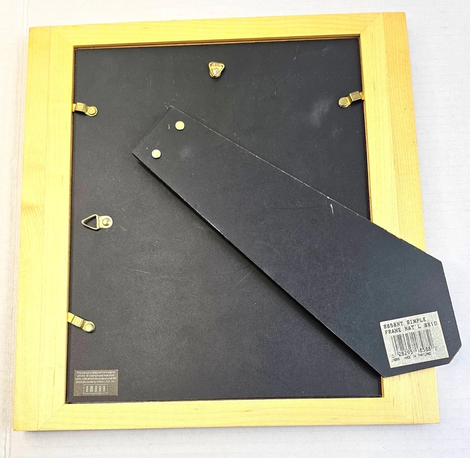 Marco de madera natural simple Umbra 8x10 Tailandia Foto 4 de 4