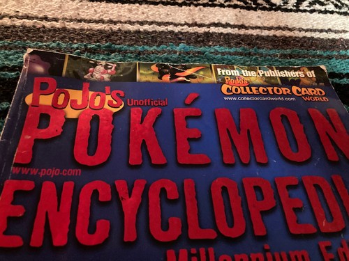 Pojos Unofficial Pokemon Encyclopedia Millenium Edition Charizard Pikachu Mew - Imagen 2 de 10