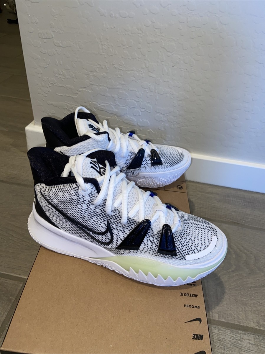 NIKE KYRIE 7 **BROOKLYN BEATS** BLACK/WHITE CQ9326-100 SIZE