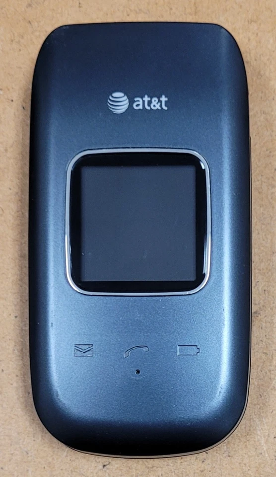 Pantech Breeze 3 III P2030 - Gray and Silver ( AT&T ) Cellular Flip Phone - Image 3 of 4