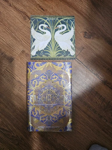 The Fascination Signed limited, Essie Fox Stenciled Edges #2221500 Goldsboro