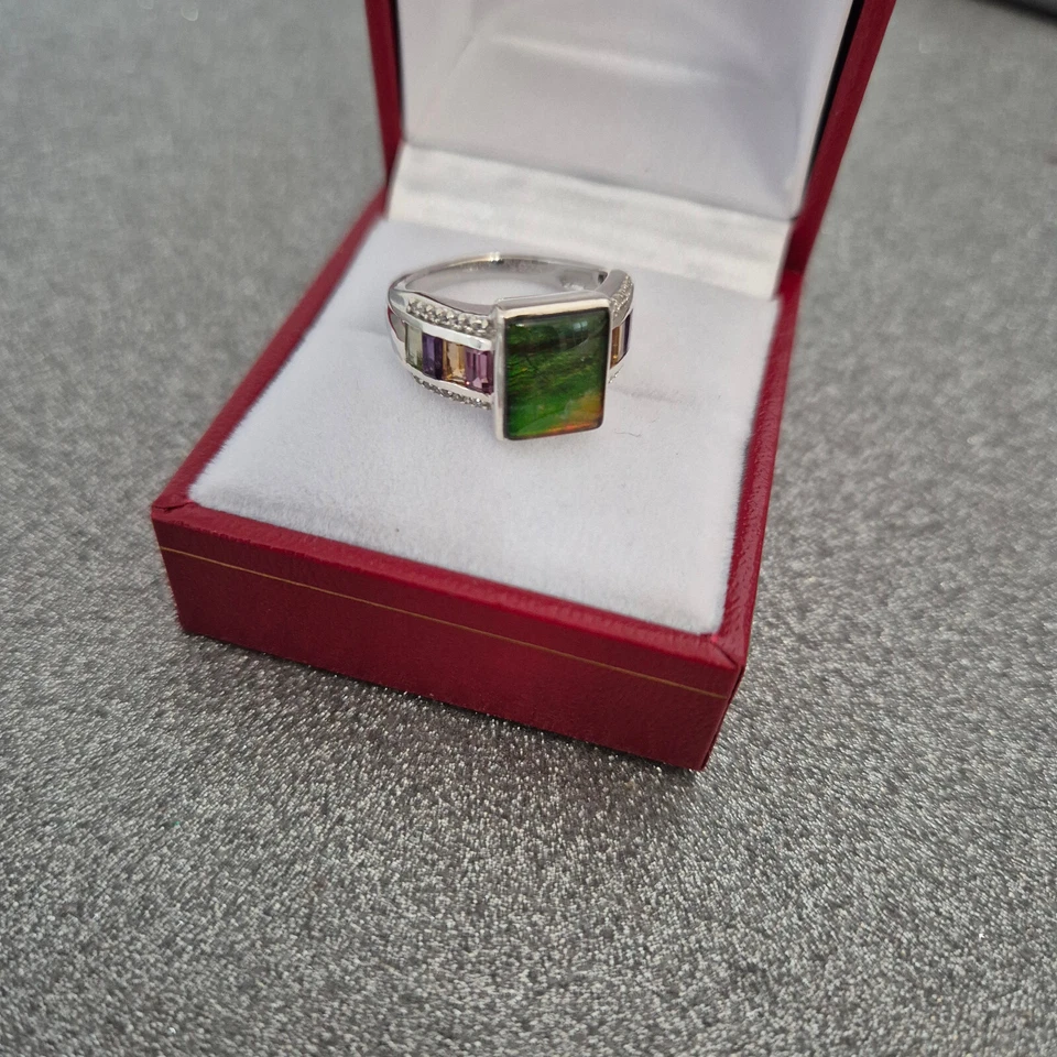 Anillo canadiense de ammolita y piedras preciosas en platino sobre plata de ley L Foto 4 de 4