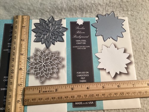 Set di fustelle Memory Box - PAVILIA FLOOM BACKGROUND & OUTINE DIES - Foto 2 di 3