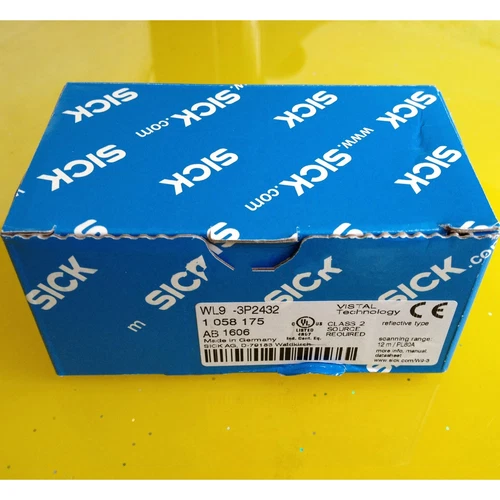 SICK WL9-3P2432 Photoelectric Sensor New One WL93P2432 Free Shipping - Picture 1 of 2