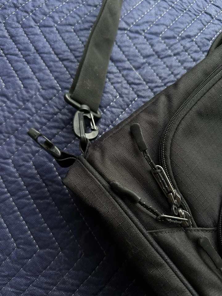 Bolsa de ropa ligera Eagle Creek EC020455 triple plegable Foto 3 de 4