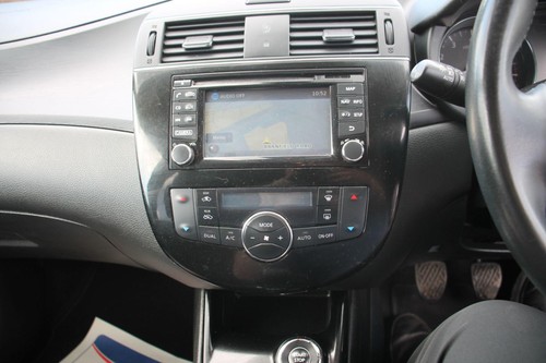2017 Nissan Pulsar 1.2 DIG-T N-Connecta Euro 6 (s/s) 5dr HATCHBACK Petrol Manual - Picture 9 of 16