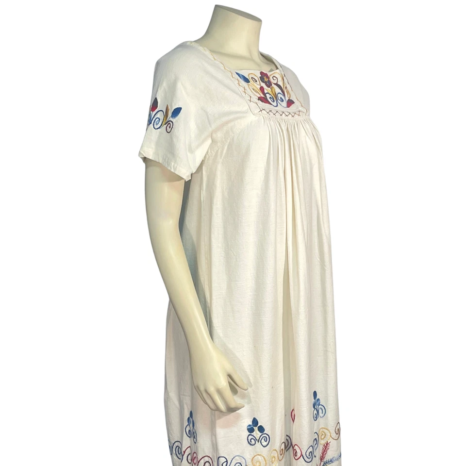 Maxi Vestido De Colección Arte Popular Mexicano Caftán Muselina Campesino Bordado Boho Hippie Foto 2 de 4