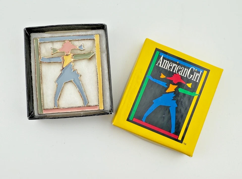 Difícil de encontrar American Girl of Today Vintage 1997 “Plaid & Pastel” AG Gear NIÑAS PIN raro Foto 3 de 4