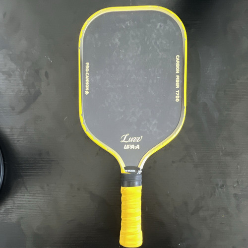 Luzz Minions Cannon Pickleball Pattle with cover