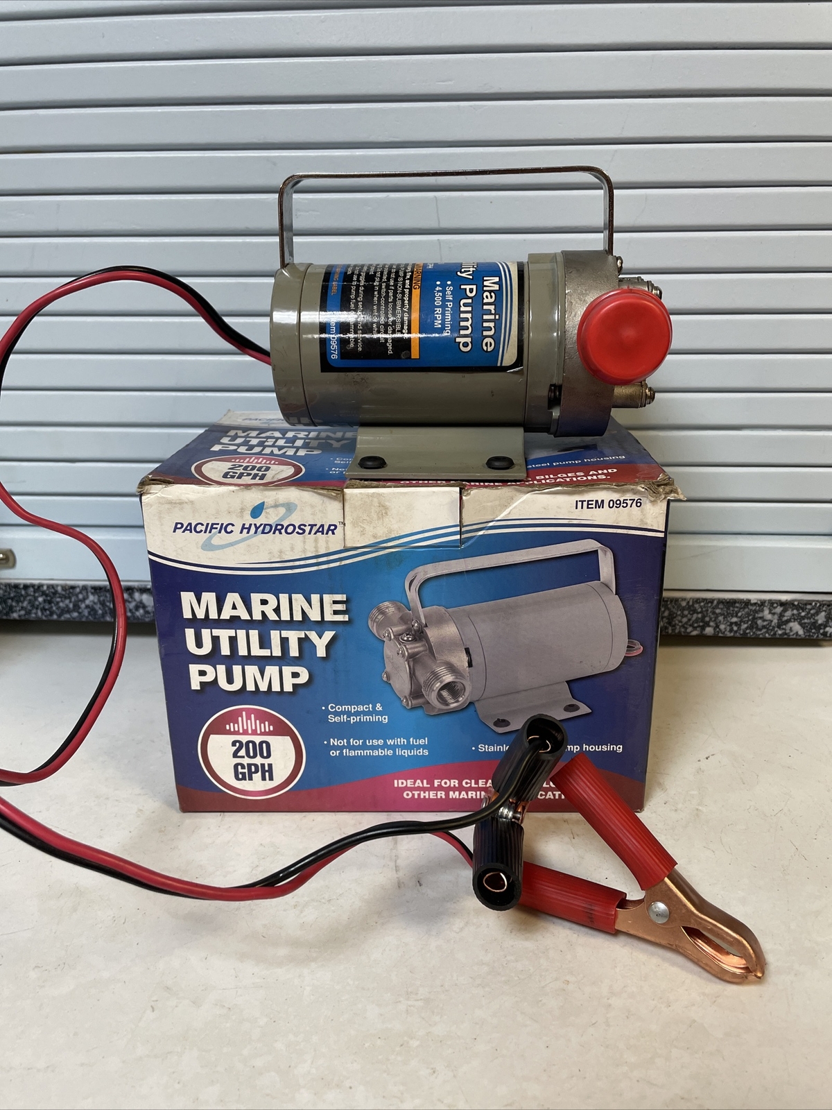 Pacific Hydrostar Marine Utility bilge Pump 200gph 12 volt DC 09576