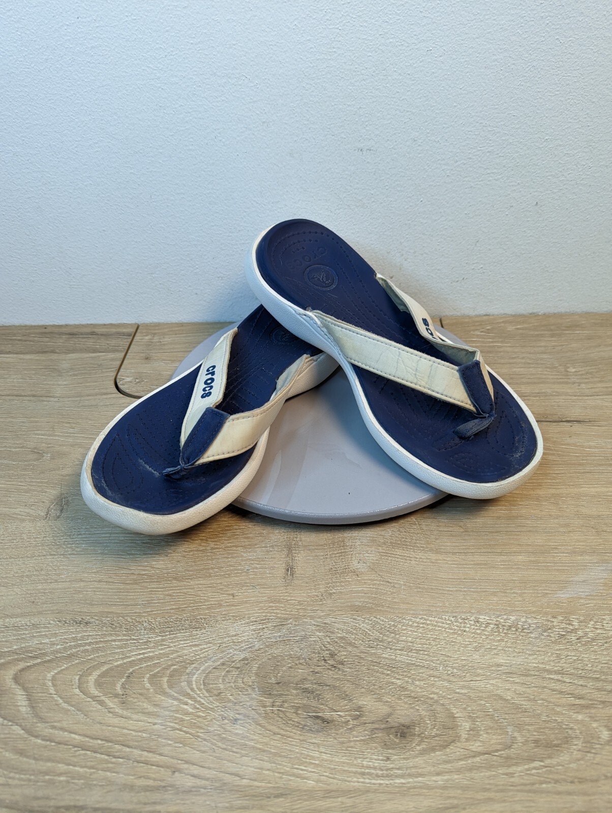 Crocs Flip Flops Women's Size 9 navy Blue White Sandals Thong-image