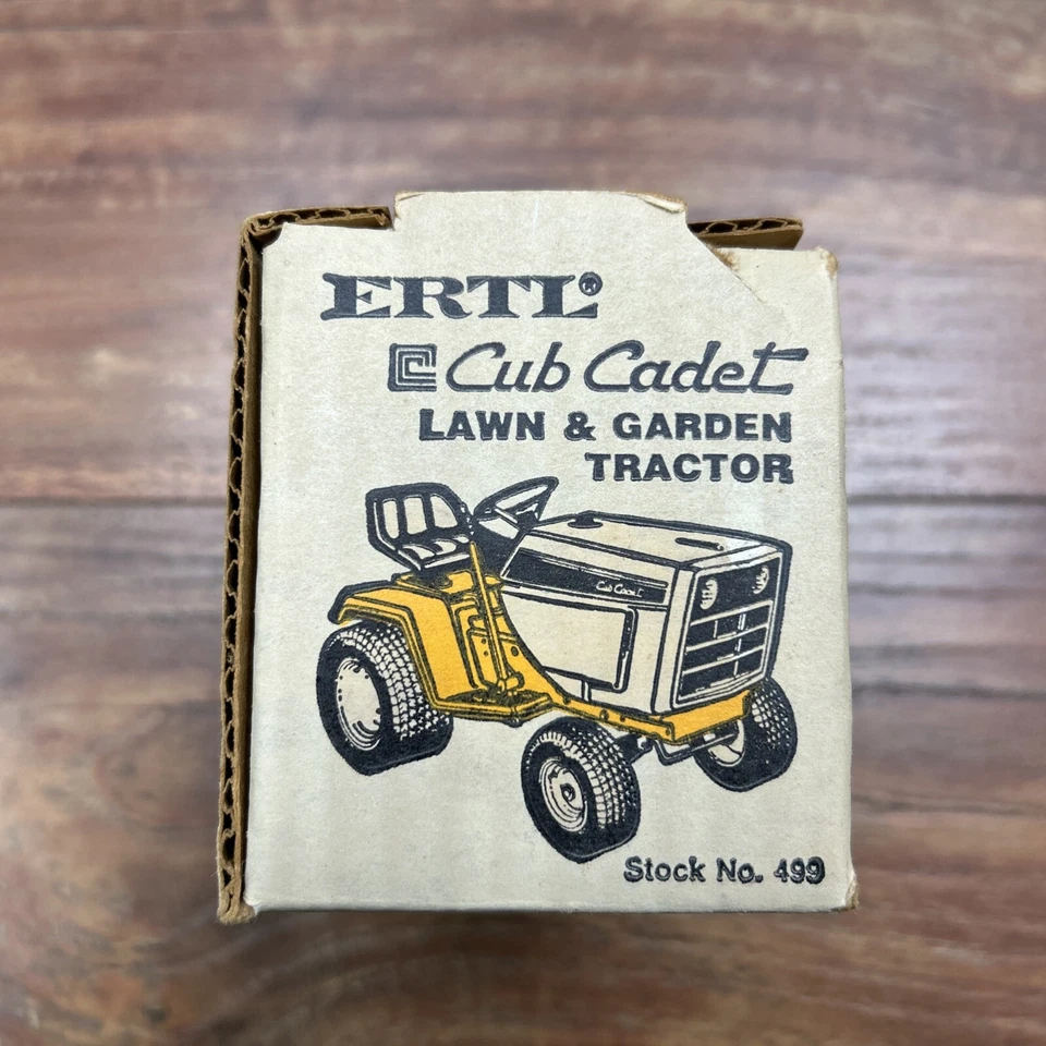 Ertl 1:16 Cub Cadet Model # 499-10CA 1982 Limited Edition Tractor 682 New In Box - Image 4 of 4