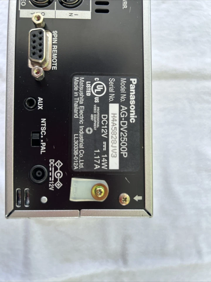 Panasonic AG-DV2500P NTSC/PAL - Image 3 of 4