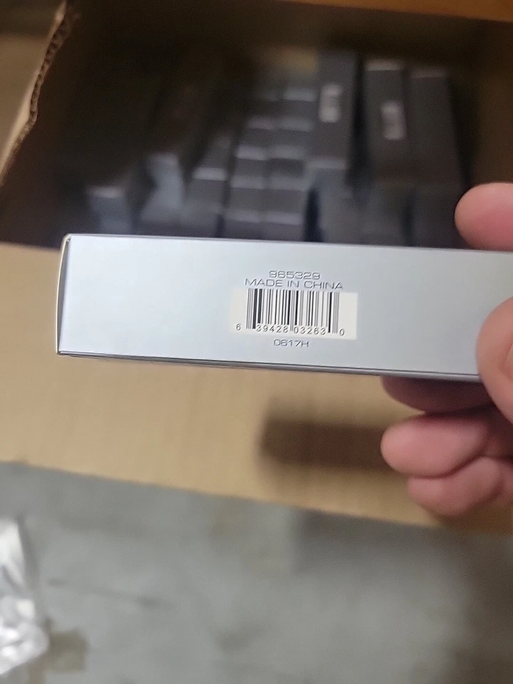 Adhesivo transparente para pestañas de MUA, 0,236 oz Foto 2 de 4