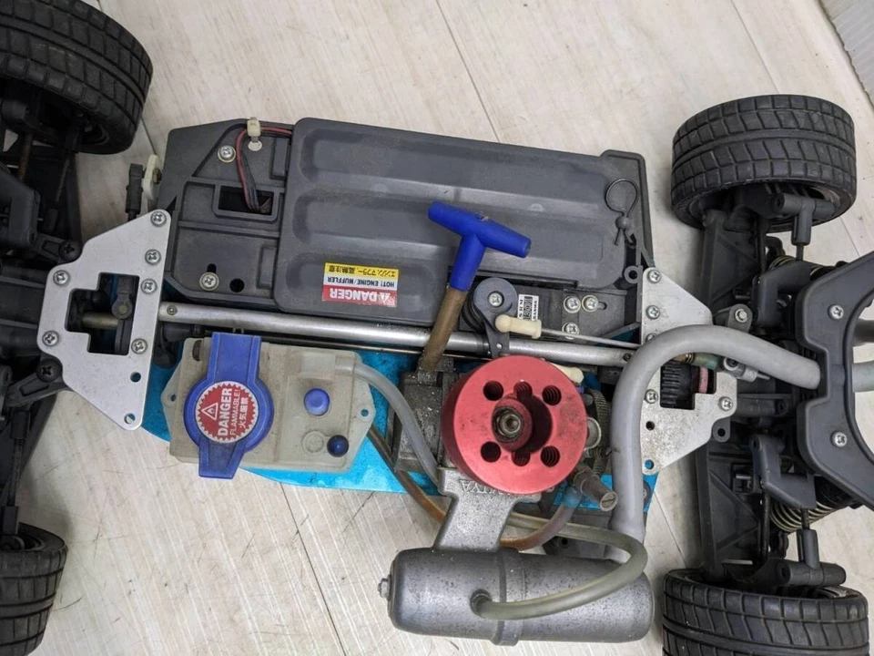 RC Nitro Car S98160 TABAC DEKRA 4 SONAX – Junk/For Parts Japan - Image 3 of 4