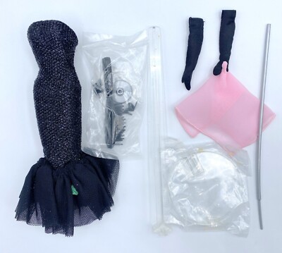 F DRESSED BARBIE DOLL FASHION CLOTHING LOT