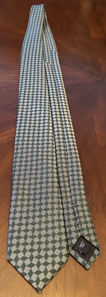Van Heusen Green 100% Polyester Men’s Neck Tie Made In China - Image 3 of 4