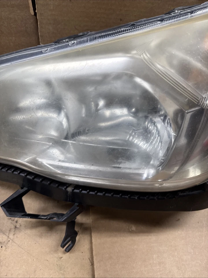 OEM SUBARU FORESTER 2014 2015 2016 Soporte de luz de cabeza Soporte de lámpara izquierda B175 Foto 3 de 4