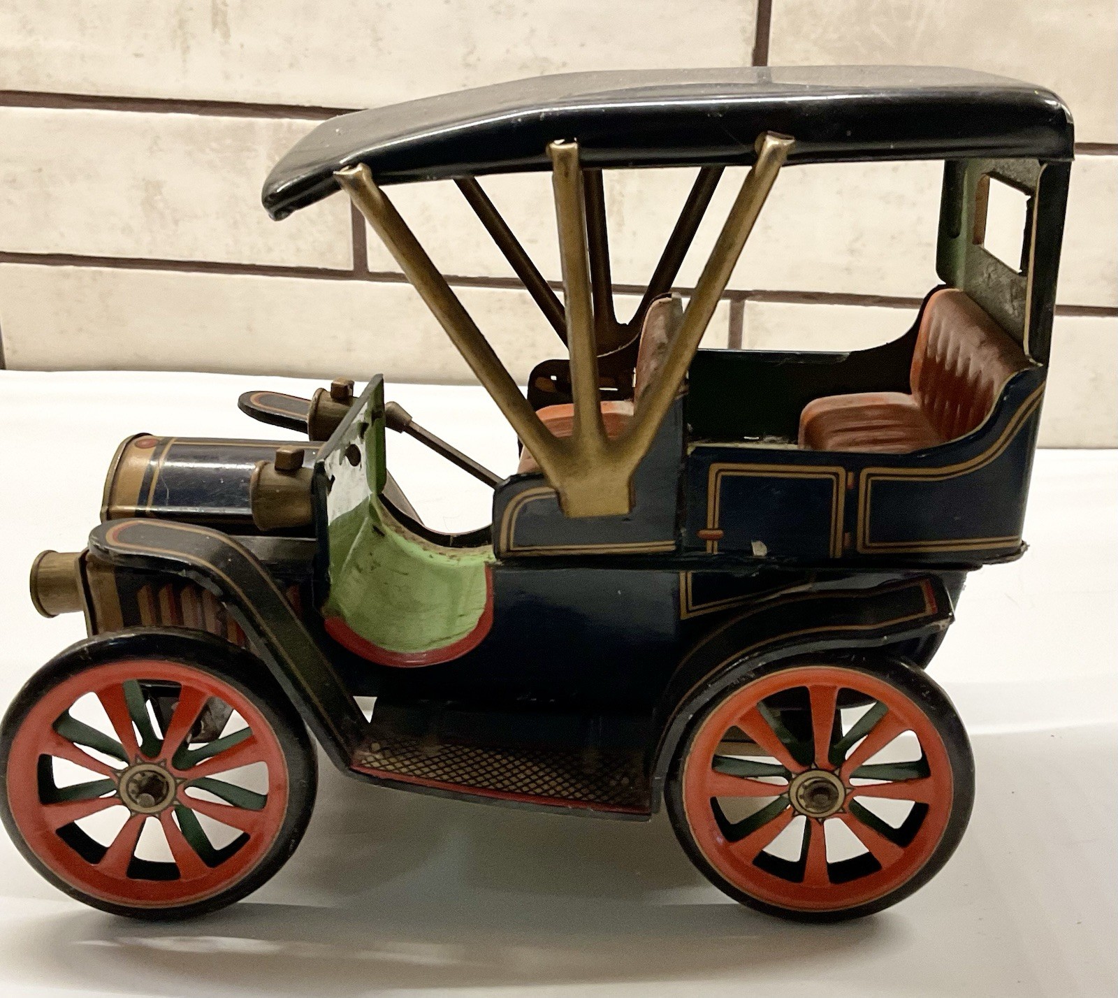 Vintage Lever Action Tin Model T Buggy, Modern Toys Japan Works!