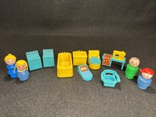 Vintage Fisher Price Little People Play Family Bath & Utility Room Set #725
