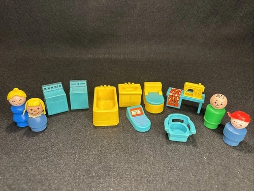 Vintage Fisher Price Little People Play Family Bath & Utility Room Set #725