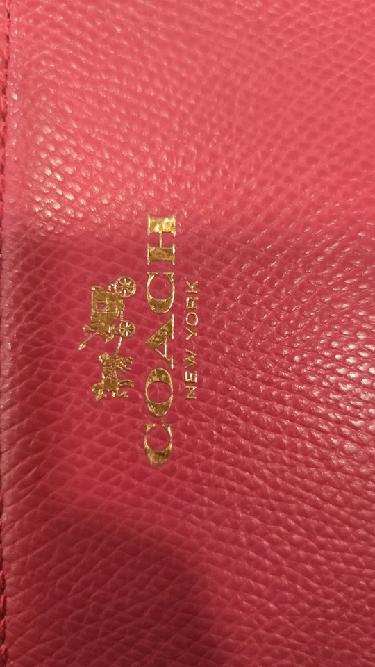 Бумажник-аккордеон Coach пурпурный шагреневая кожа на молнии вокруг никогда не использовался с ремешком - Изображение 2 из 4