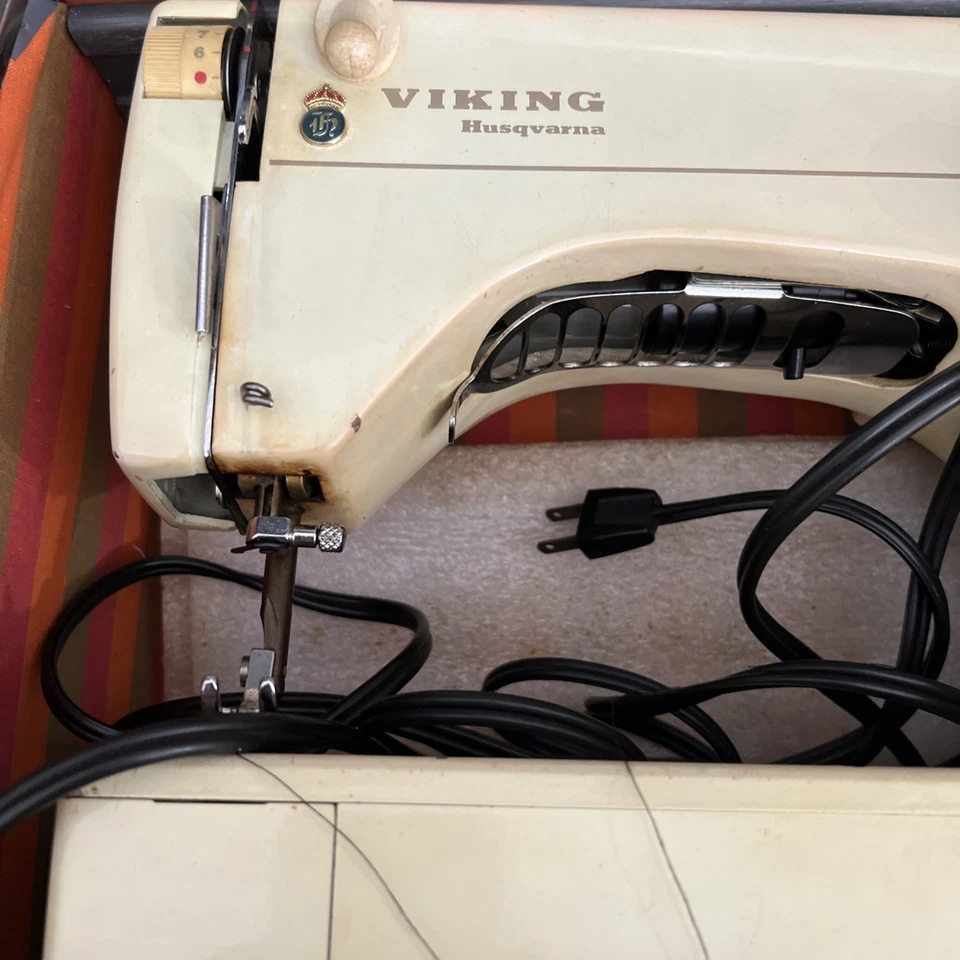 Viking Husqvarna Sweden Model 6030 Sewing Machine w/ Case - Tested & Working - Image 2 of 4