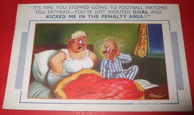 BAMFORTH Comic FUSSBALL SOCCER MATCHES SHOUT GOAL KICK LADY IM ELFMETERBEREICH