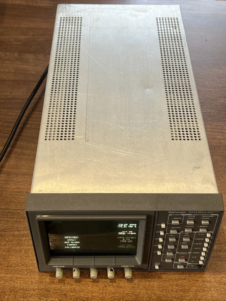 Tektronix WFM 601A Serial Component Digital Waveform Monitor - Image 4 of 4