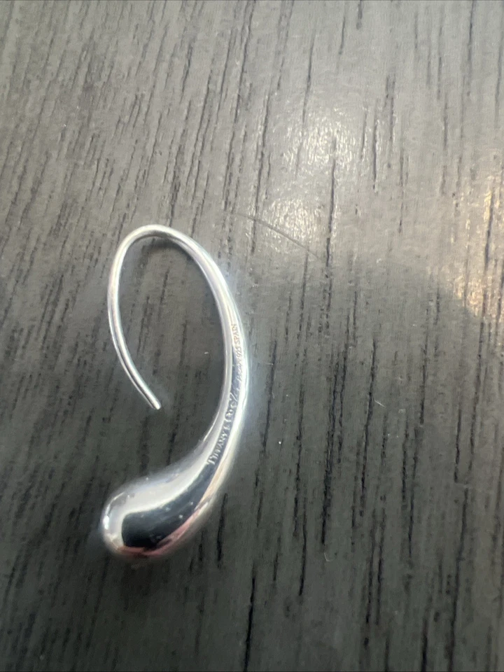 Pendiente Tiffany & Co. Elsa Peretti Lágrima Plata de Ley 925 De Colección Foto 3 de 4