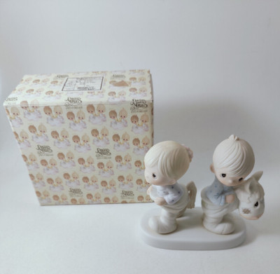Precious Moments figurine - ''How Can Two Walk Together Except They Agree'' E-9263