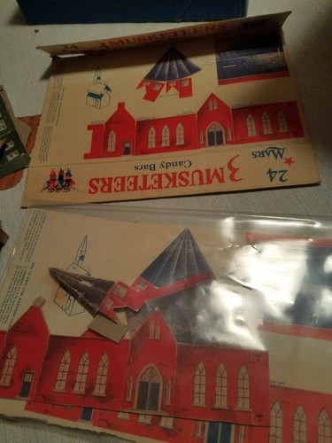 Vintage 3 Musketeers Boxes 1950's cut out town (MarsTown) Ephemera Paper toys - Picture 6 of 12