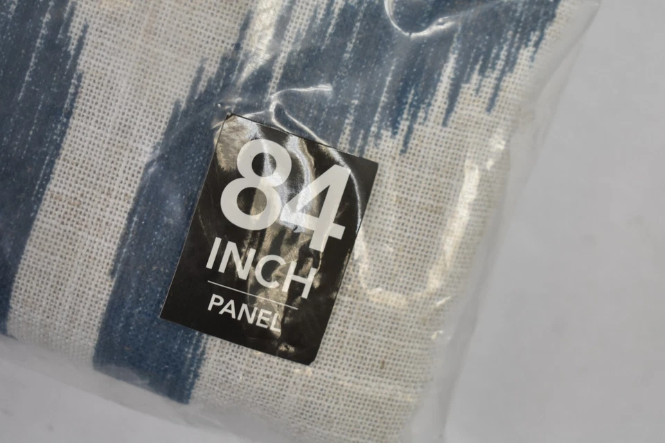 Panel de ventana de oscurecimiento de habitación de lino geométrico Elrene Renzo Ikat índigo 52" x 84" Foto 3 de 4