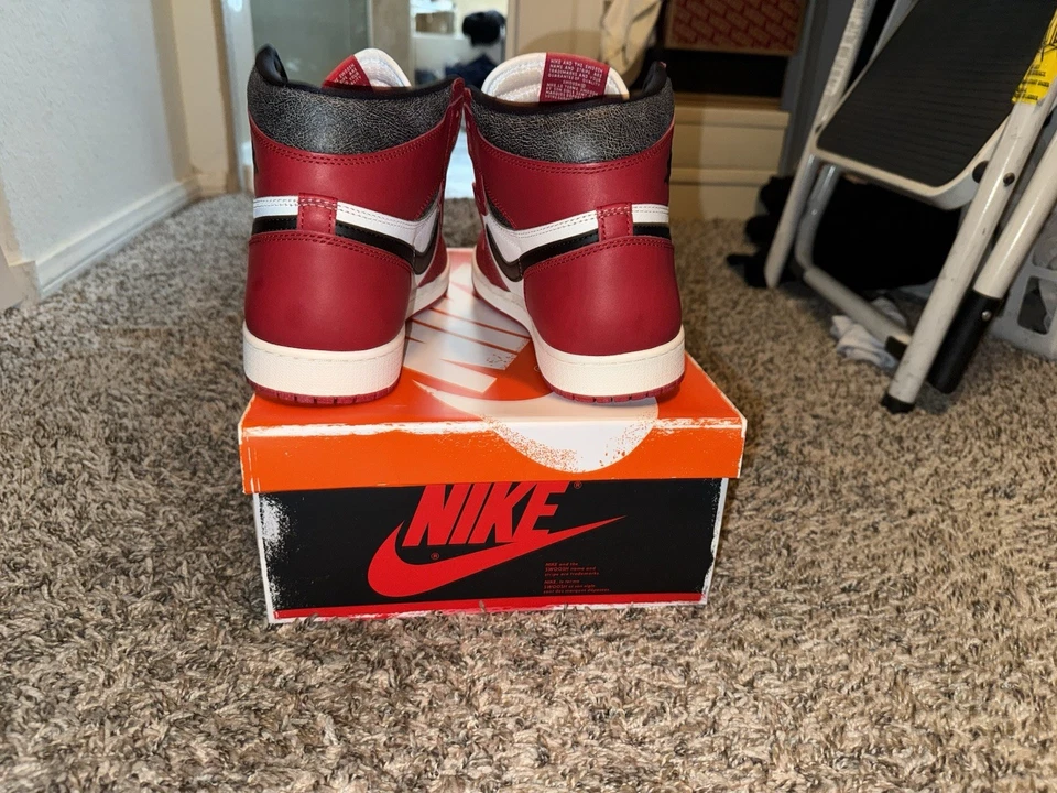 Air Jordan 1 High OG Chicago Lost and Found Foto 3 de 4