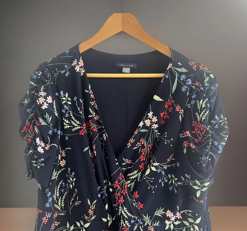 Tommy Hilfiger Midi Dress Womens Size 16 Navy Floral Print Short Sleeve V Neck - Image 2 of 4