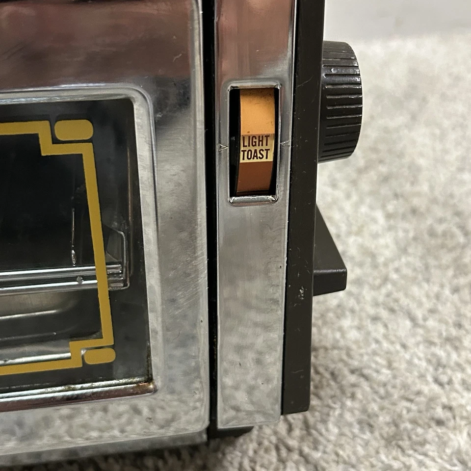 Vintage Proctor Silex Deluxe Toaster Oven Broil with Toaster MCM 0504N Woodgrain - Image 3 of 4