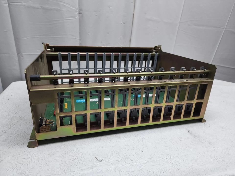 ALLEN-BRADLEY 1771-A3B1 SERIES B 12-SLOT I/O CHASSIS REV K03 - USED - Image 2 of 4