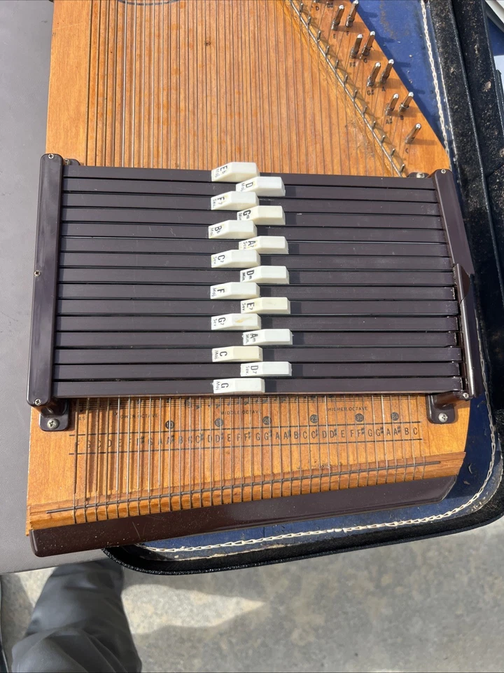 Silvertone Autoharp by Oscar Schmidt 36 Strings 15 Chords with Case, READ - Image 2 of 4