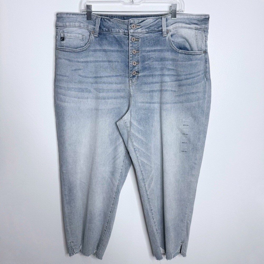 mee NWT KanCan High Rise Button Fly Cropped Jean Exposed Button Fly