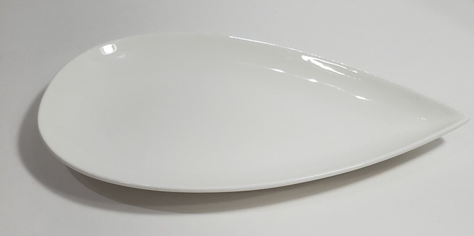 Fortessa Fortaluxe Super White Tear Drop White Plate 10.5" x 5.75" RARE