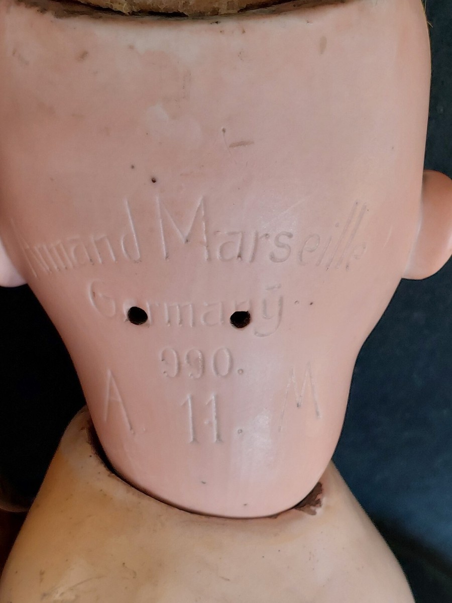 Poupée Armand Marseille dans son nid d'ange Taille approximative 25-26 cm - Collection
