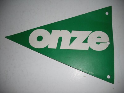 FANION ALLEZ LES VERTS ONZE ASSE Saint-Etienne rare saison 1975/76 carton