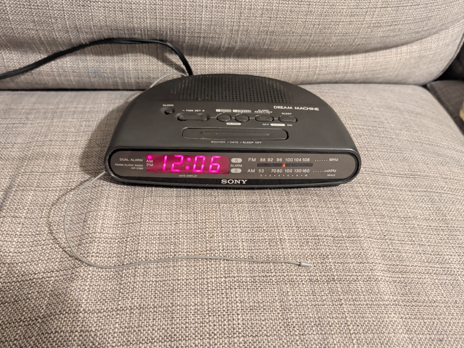 Sony Dream Machine ICF‑C390 Dual‑Alarm AM/FM Clock Radio with Battery Backup