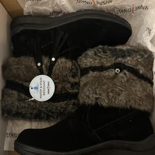 Minnetonka Women’s Everett Size 6 Black Water Resistant Boots. New With Box