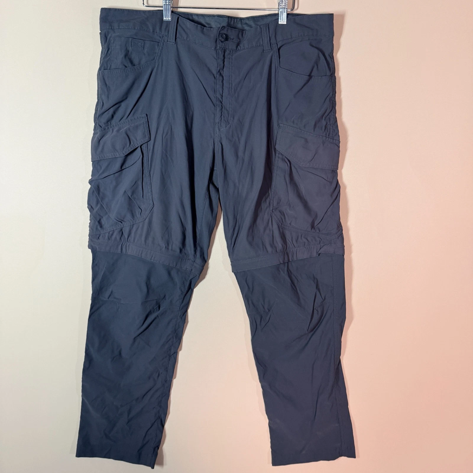 Eddie Bauer Soft Shell Convertible Transformer Hiking Trekking Pants Grey 40x30
Opens in a new windo
