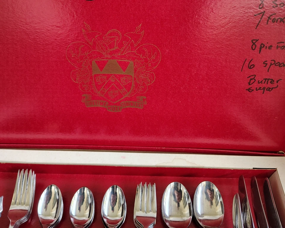 Eternal Star Dorzel Stainless by Hull Flatwear Set in original Box 47 pieces - Image 3 of 4