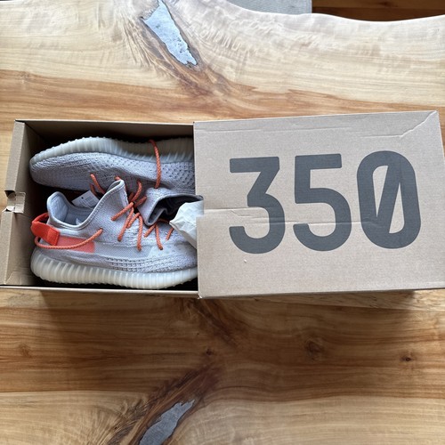 Yeezy Boost 350 V2 Tail Light Size 9.5 - New in box - Picture 1 of 10