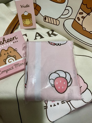 Pusheen Box Summer 2025 Sweet Treats sous boîte bracelet, bandana, miroir - Photo 8/11